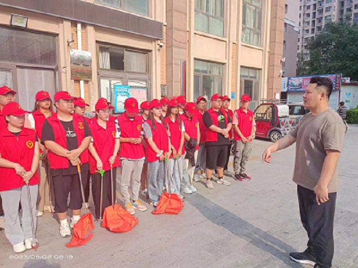 9月2日米兰在线手机版(大中国区)在凤凰城A区开展志愿服务活动 (4).jpg