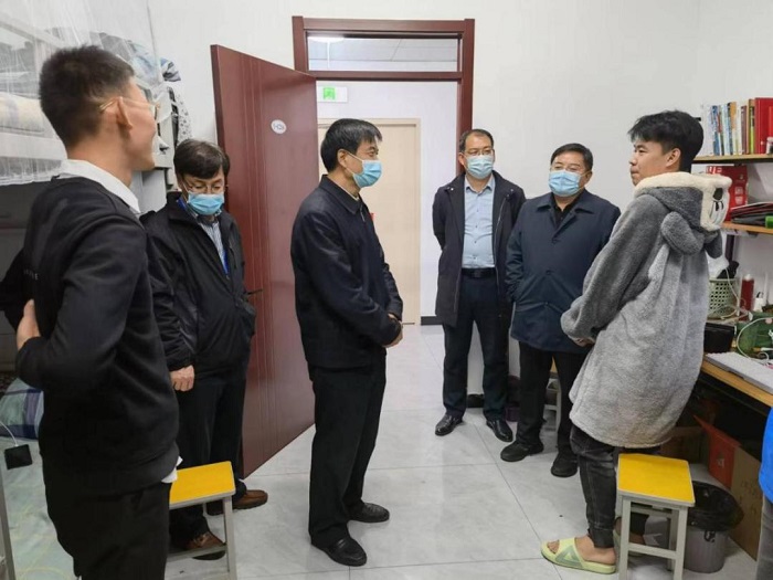 陈书记 计算机系1.jpg 陈书记 计算机系1.jpg